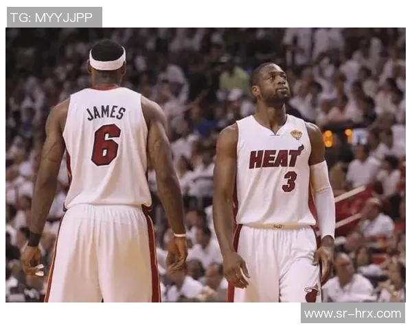 韦德与詹姆斯职业生涯对决数据分析及精彩瞬间回顾